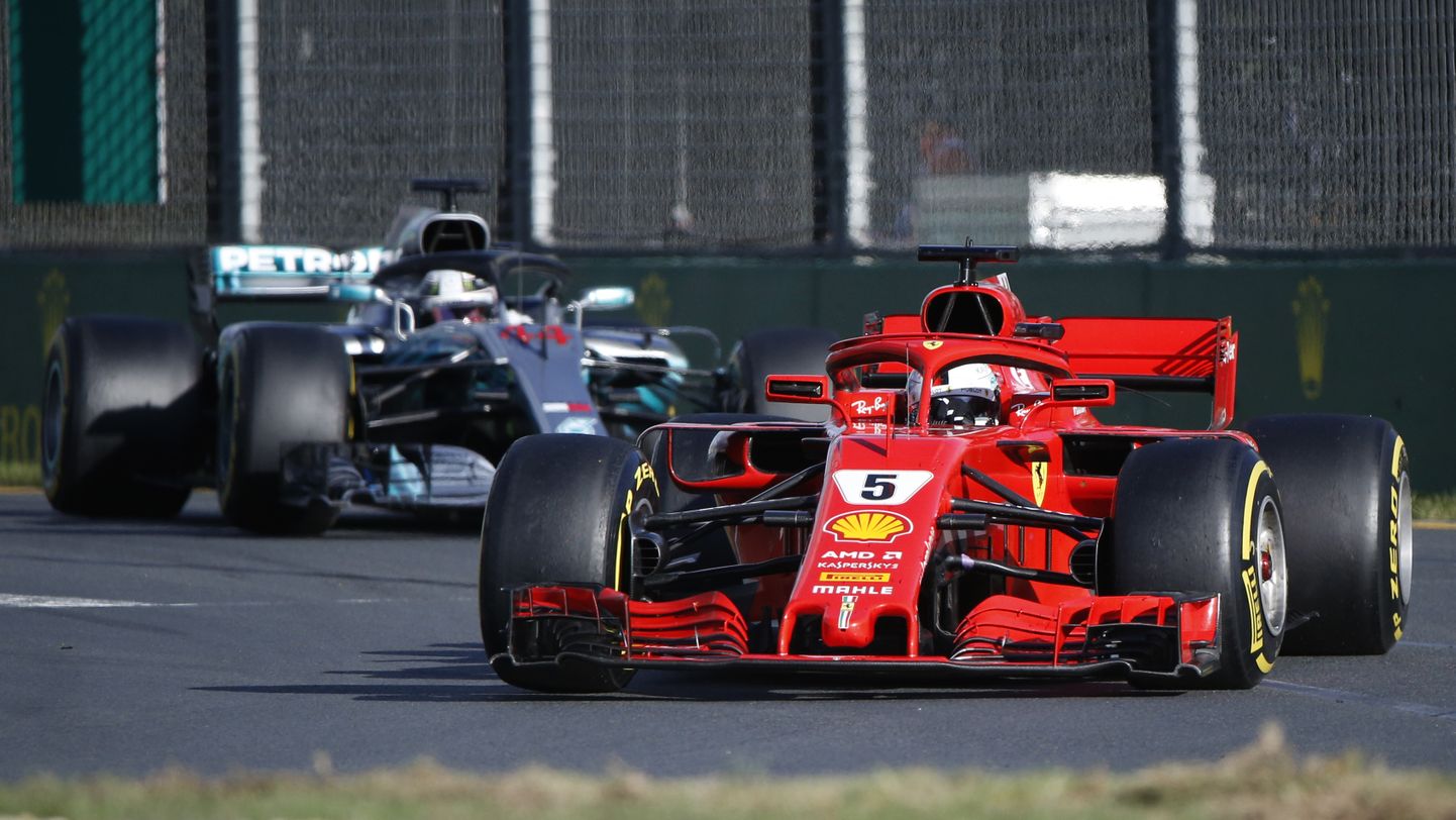 Sebastian Vettel on Lewis Hamiltoni ees Austraalia GP liider.