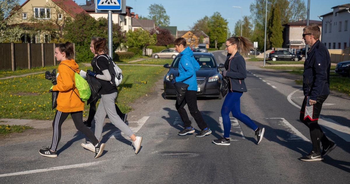 Galerii. President tõttas Viljandit puhtaks tegema