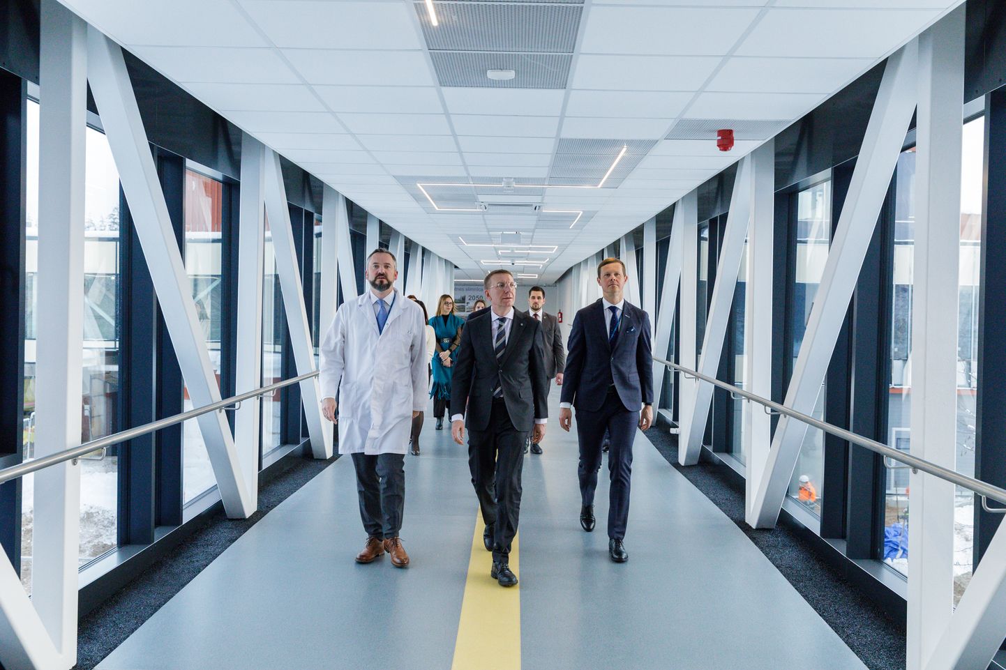 Valsts prezidents Rinkēvičs apmeklē Rīgas Austrumu klīniskās universitātes slimnīcu