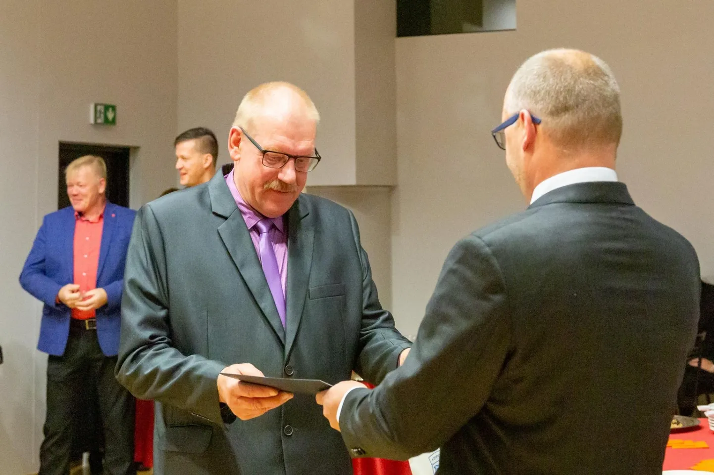 Politsei- ja piirivalveamet ning siseministeerium tunnustasid Endla teatris olnud tänuüritusel Järvamaa teenekat abipolitseinikku Aimar Pernikut Lääne prefekti Kaido Kõplase tänukirjaga. Selle oli punkt tema abipolitseiniku 26aastasele karjäärile.