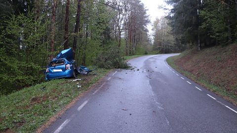 Joobetunnustega nooruk sõitis vastu puid ja viidi haiglasse