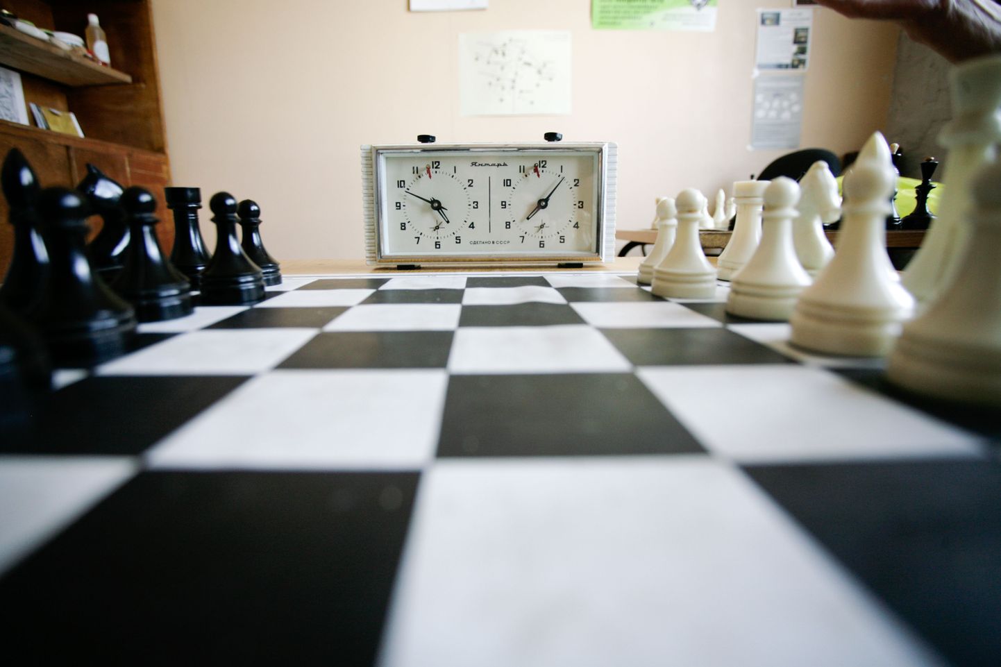 Pärnus Koidula koolis hakatakse lastele malemängu õpetama. Foto on illustreeriv.