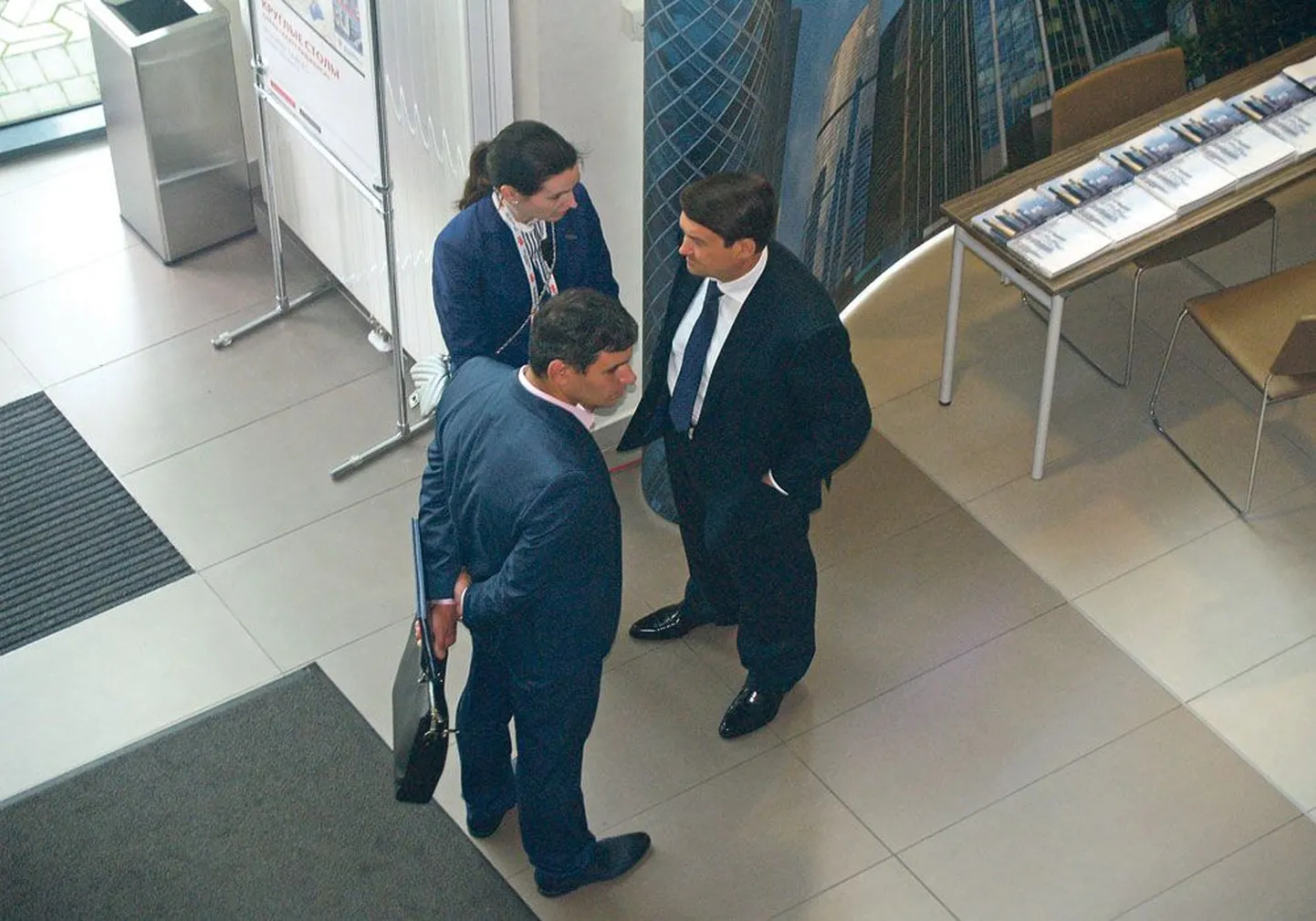 Новые руководители РЖД пока смотрят только внутрь и не спешат комментировать  перспективы развития отношений с Эстонией. Свою позицию счел возможным высказать только экс-министр транспорта РФ Игорь Левитин (на фото справа).