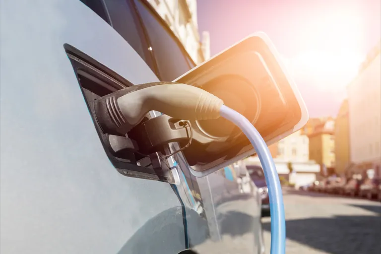 Elektroauto uzlādes kabelis