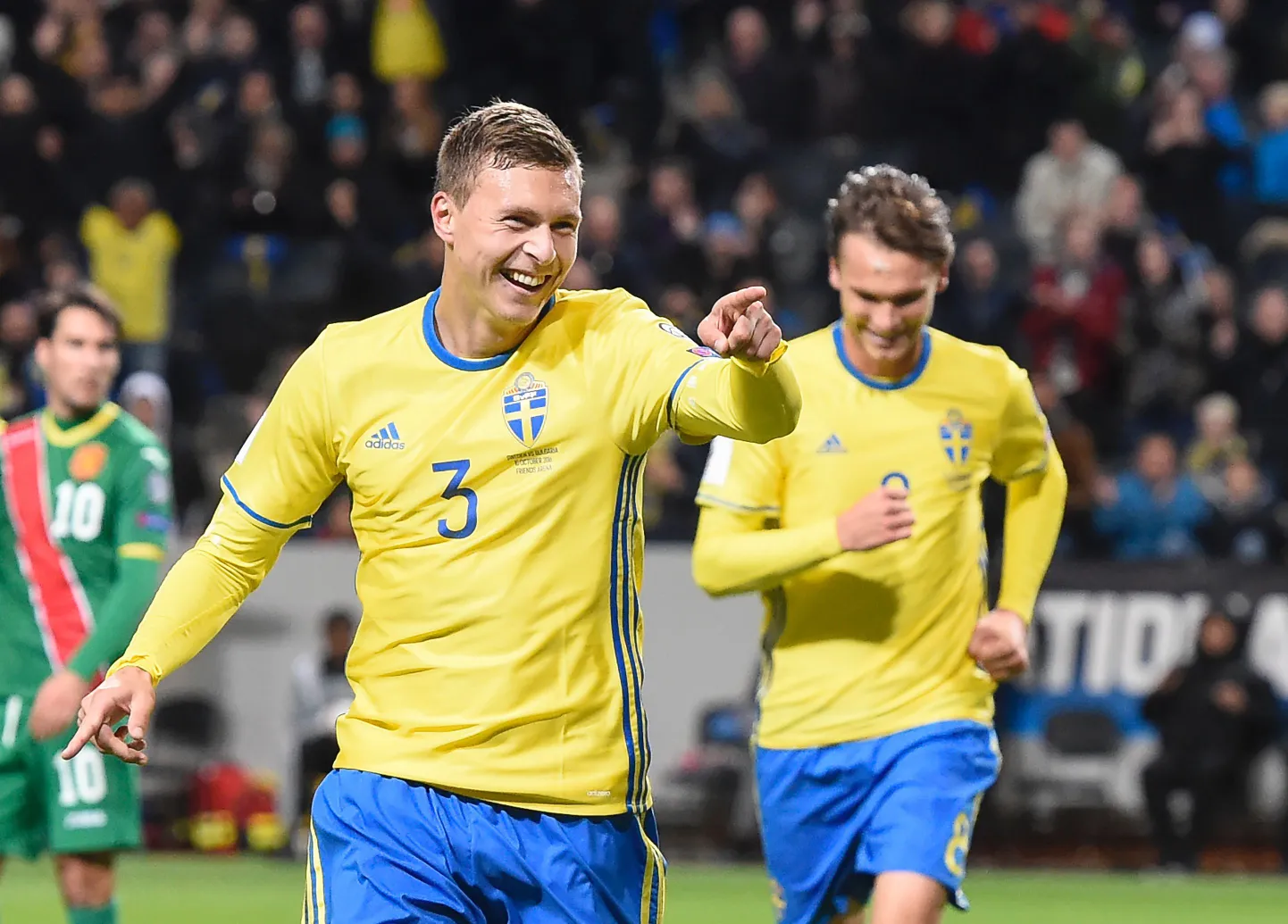 Victor Lindelof.