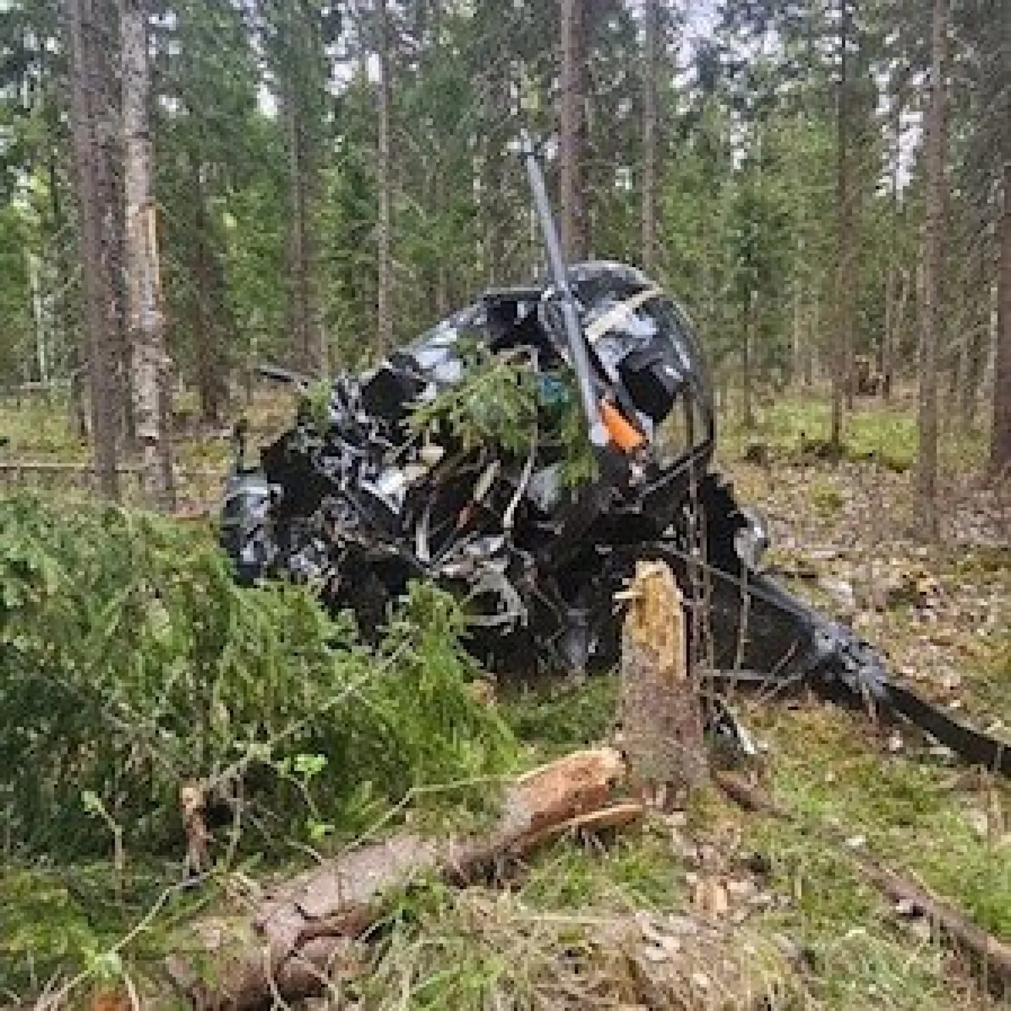 Фотография одного из рухнувших вертолетов.