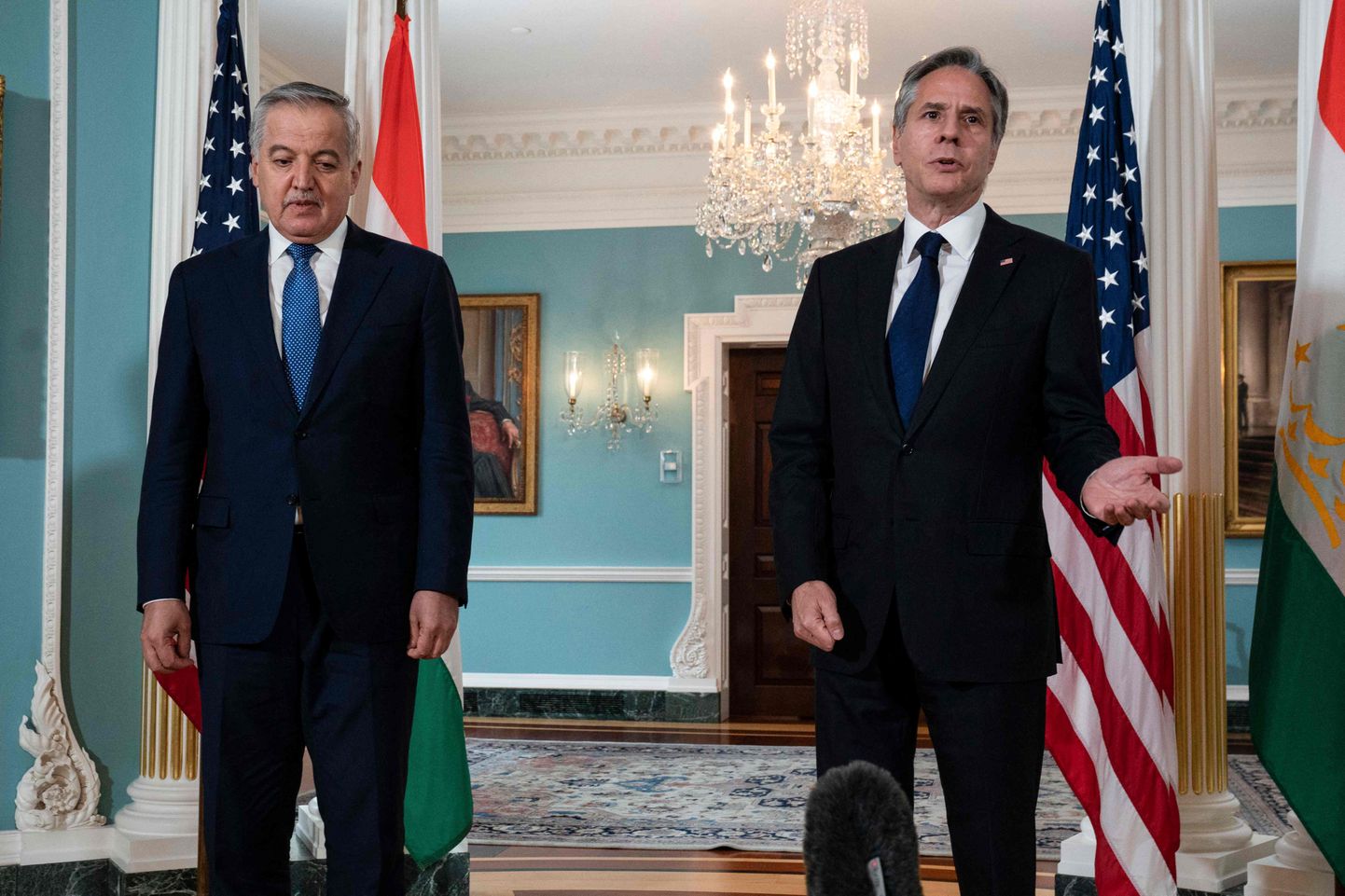 Tadžikistani välisminister Sirodžiddin Muhriddin (vasakul) ja USA välisminister Antony Blinken Washingtonis 1. juuli 2021.