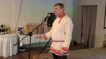 Andrus Ansip Mikitamäel rääkimas.