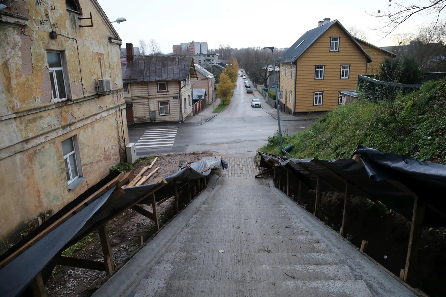 Mäe tänava trepp sai uue betoonkatte.