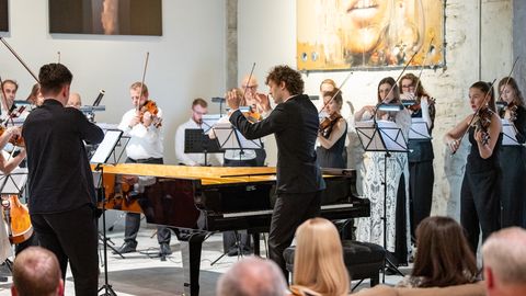 PILTUUDIS ⟩ Eesti Sinfonietta musitseeris Postimeh