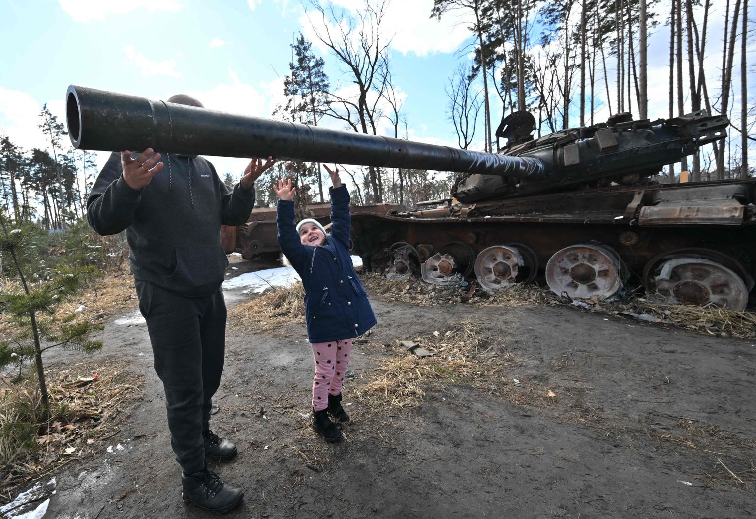 Vene purustatud tank Dmõtrivka külas.