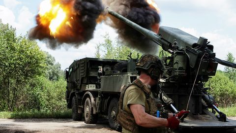 Ukraina otrdien nogalinājusi vai ievainojusi 890 krievu iebrucējus