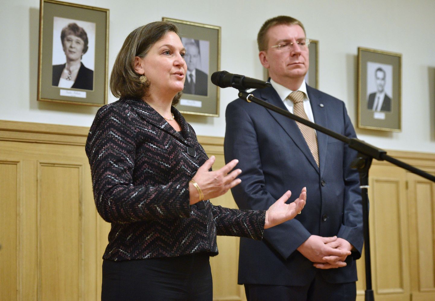 Victoria Nuland (vasakul) ja Läti välisminister Edgars Rinkēvičs täna Riias.