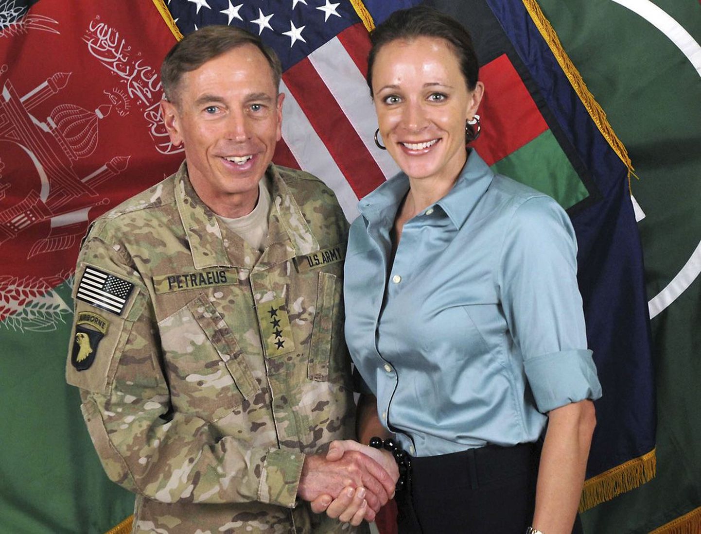 Üks Ricksi nalju on see, et kui kindral David Petraeusil poleks olnud afääri Paula Broadwelliga, ei teadnuks paljud ameeriklased, et Afganistanis käib sõda.