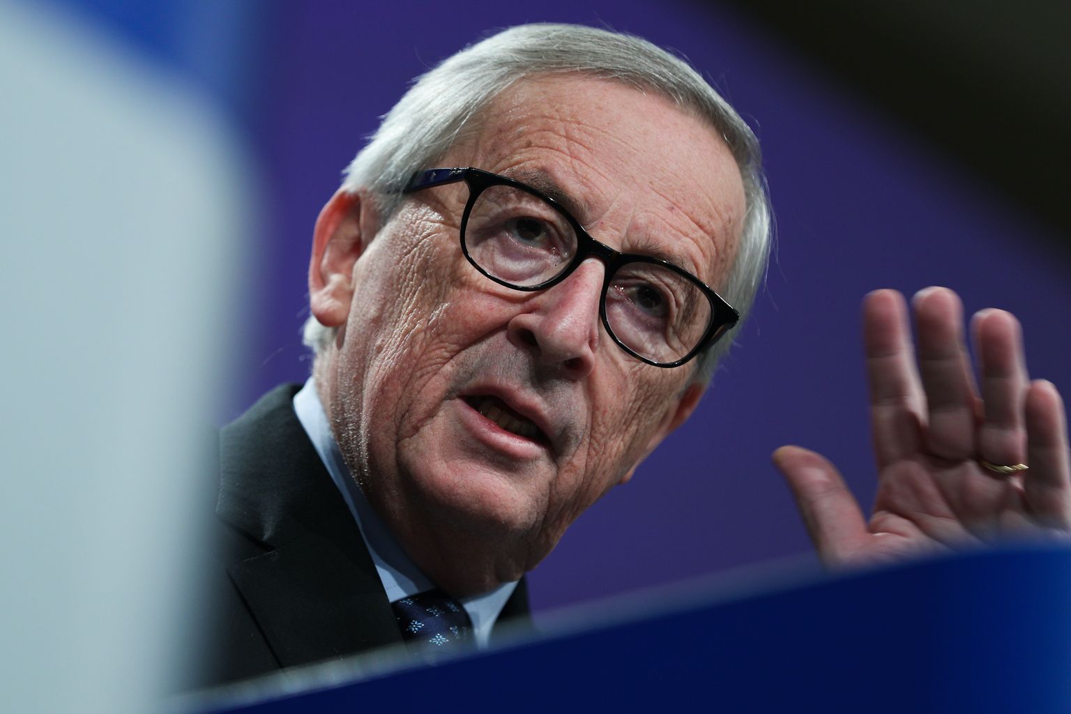 Euroopa Komisjoni eelimine president Jean-Claude Juncker ärgitab riike näitama majanduse abimeetmete osas üles üksmeelt.