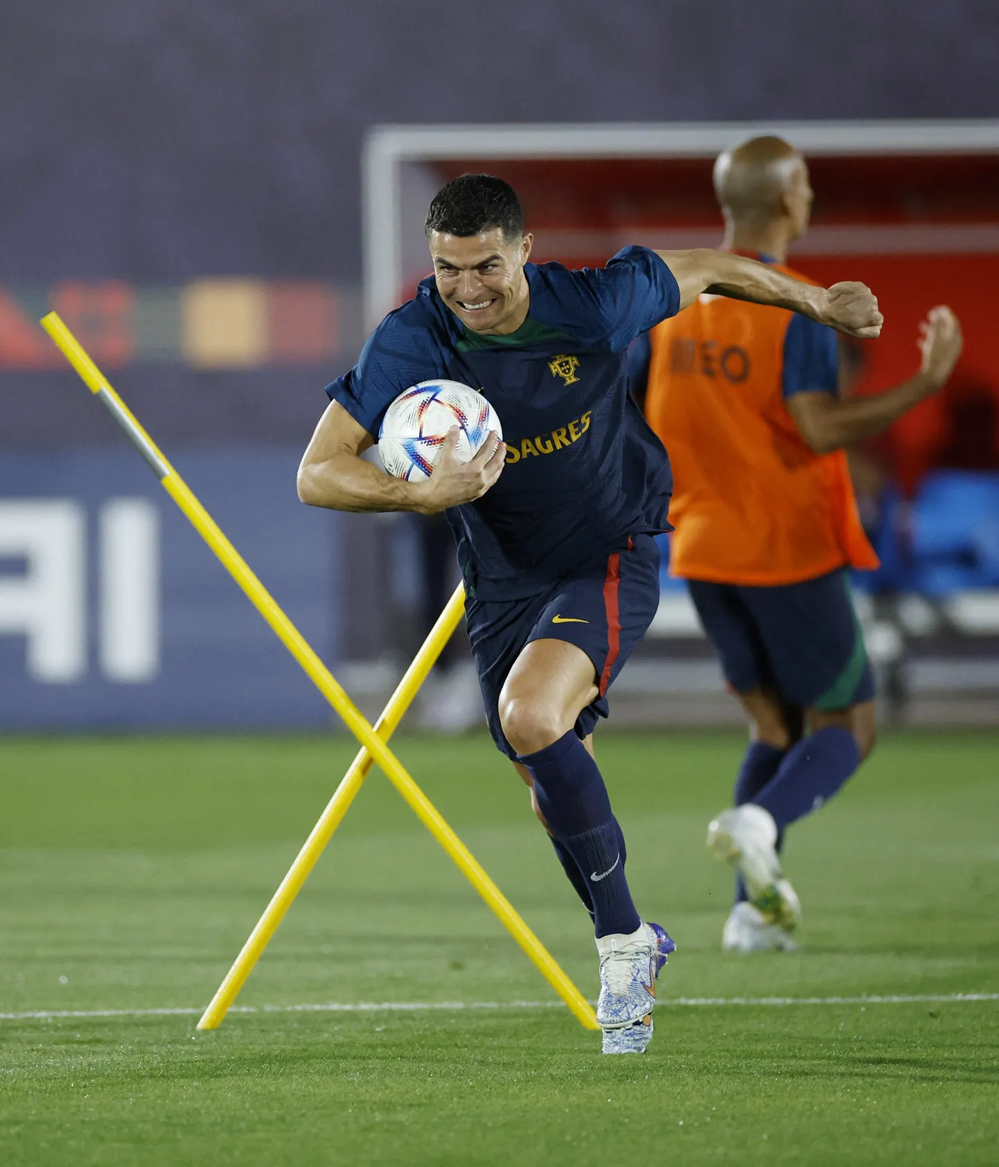 Cristiano Ronaldo pühapäeval Portugali koondisega jalgpallitreeningul.