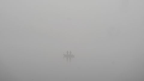 Jūras piekrastē bieza migla – izsludināts brīdinājums