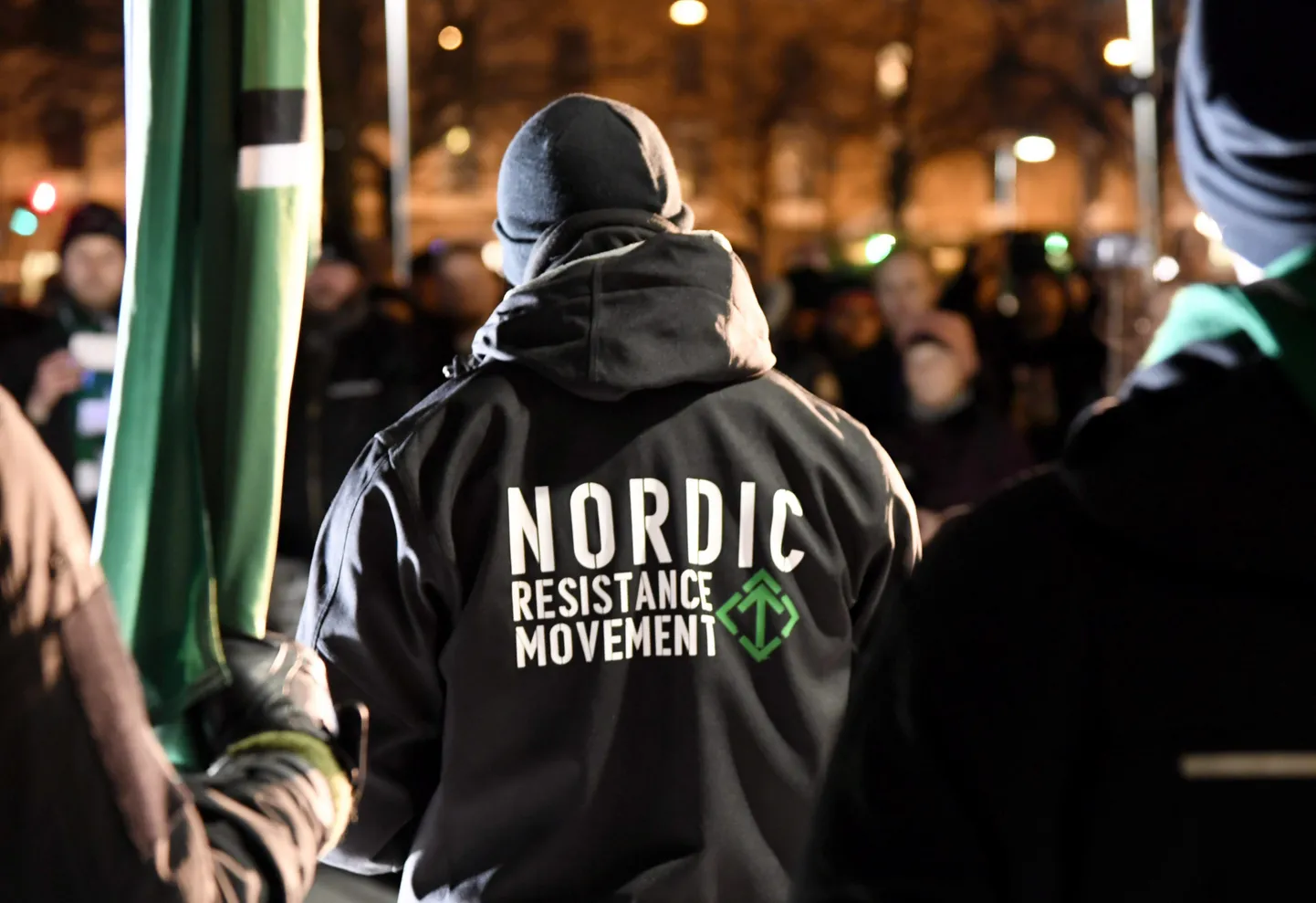 Paremäärmusliku rühmituse Põhjala Vastupanuliikumine liikmed 2017. aastal Helsingis. Pärast organisatsiooni Soomes keelustamist on selle liikmed asunud teistesse ühendustesse, mis levitavad samasugust ideoloogiat.