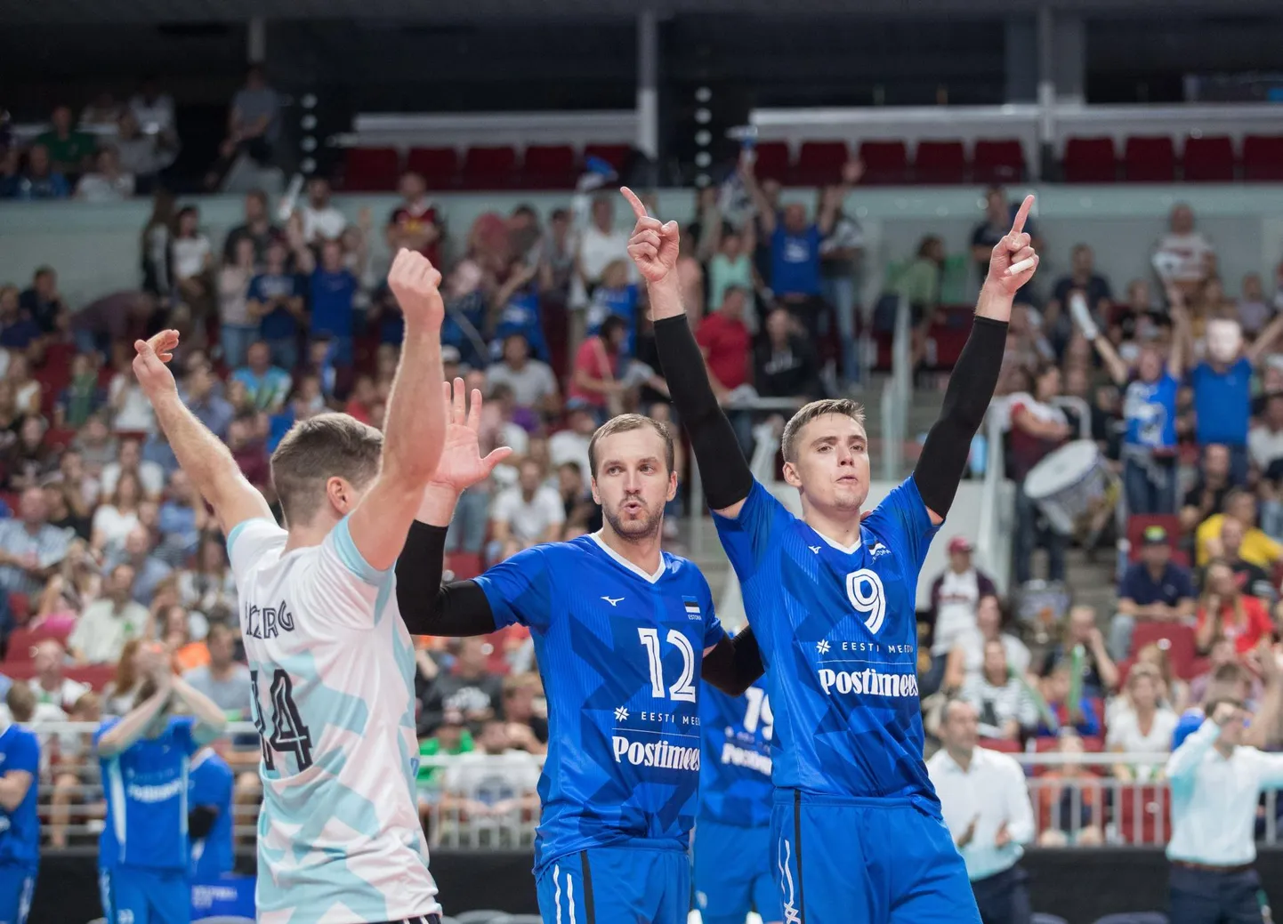 Eesti koondise nurgaründajad Kristo Kollo (number 12) ja Robert Täht (number 9) ning libero Rait Rikberg.