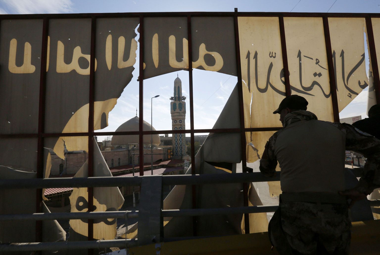 Iraagi sõjaväe eriüksus puhastamas Mosuli al-Zirai piirkonda Islamiriigi võitlejatest
