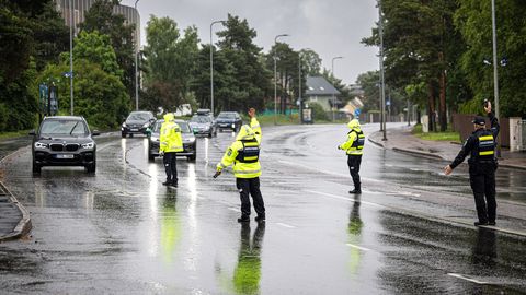FOTOD ⟩ Politsei alustas jaanipäeva hommikut sohvrite kainust kontrollides