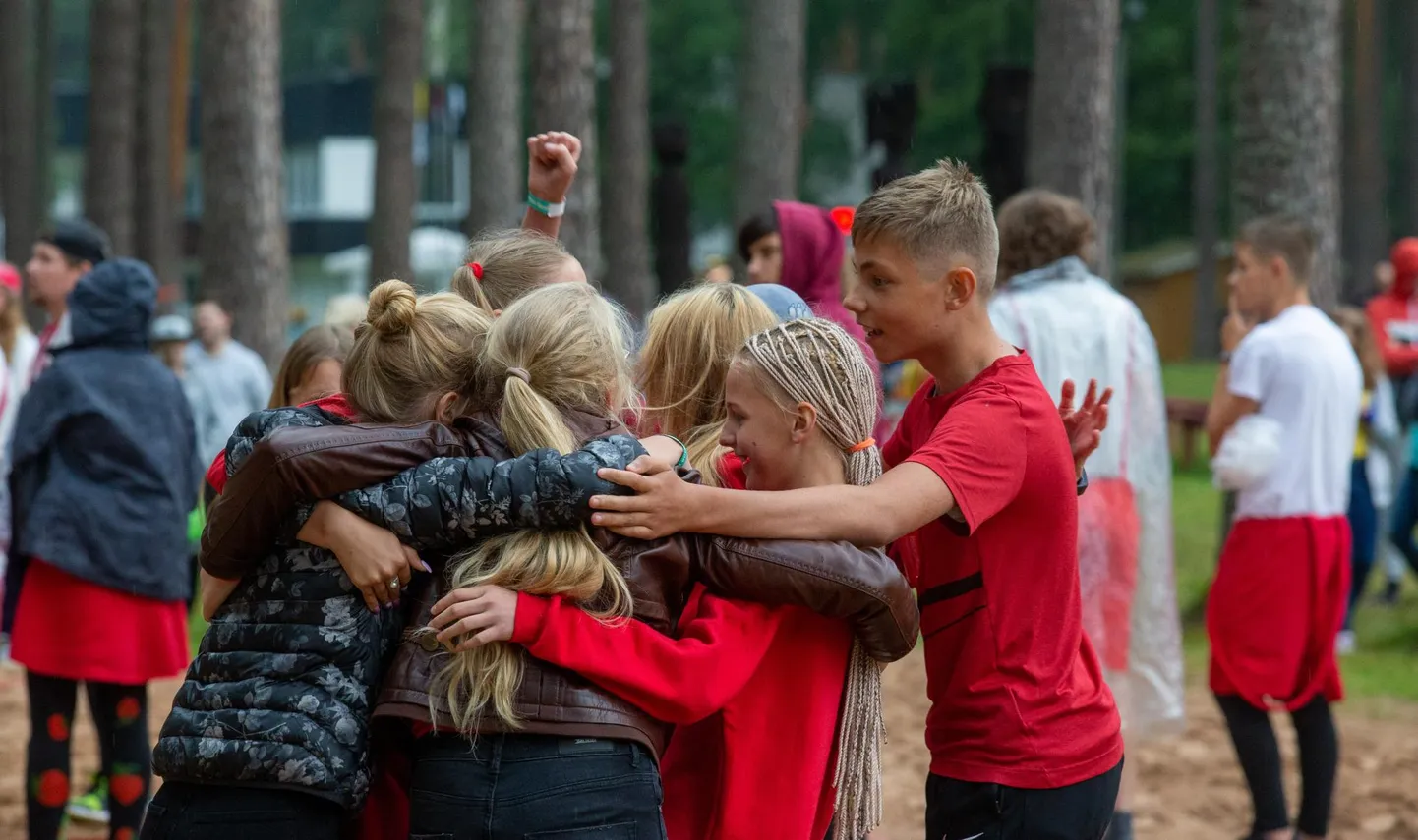 Elva mändide alla kogunes 170 Tartumaa malevanoort, et maha pidada esimene Tartumaa malevlaste kokkutulek.