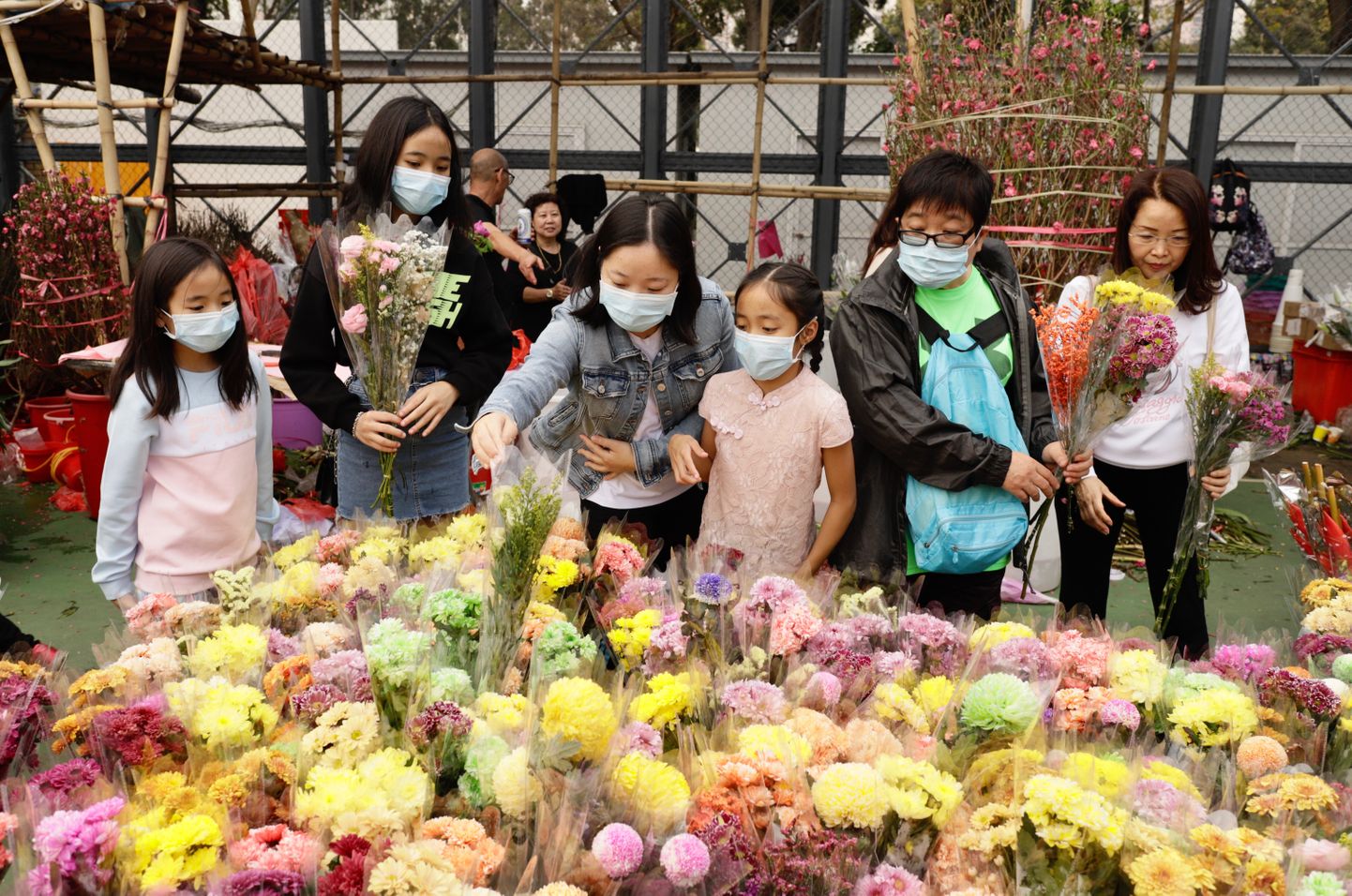 Hiina pere 24. jaanuaril Hongkongis lilleturul.
