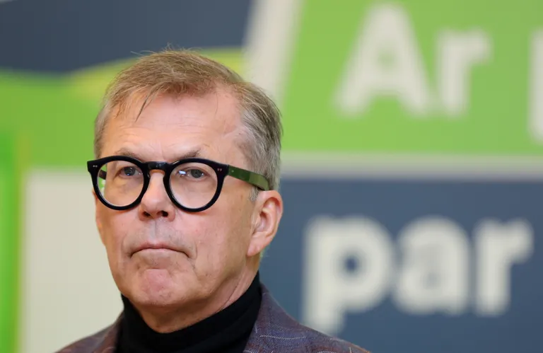 Partijas "Apvienotais saraksts" Ministru prezidenta amata kandidāts Uldis Pīlēns pēc tikšanās ar partijas "Jaunā vienotība" pārstāvjiem, kurā pārrunāja jaunās valdības prioritātes un darāmos darbus 14. Saeimā.
