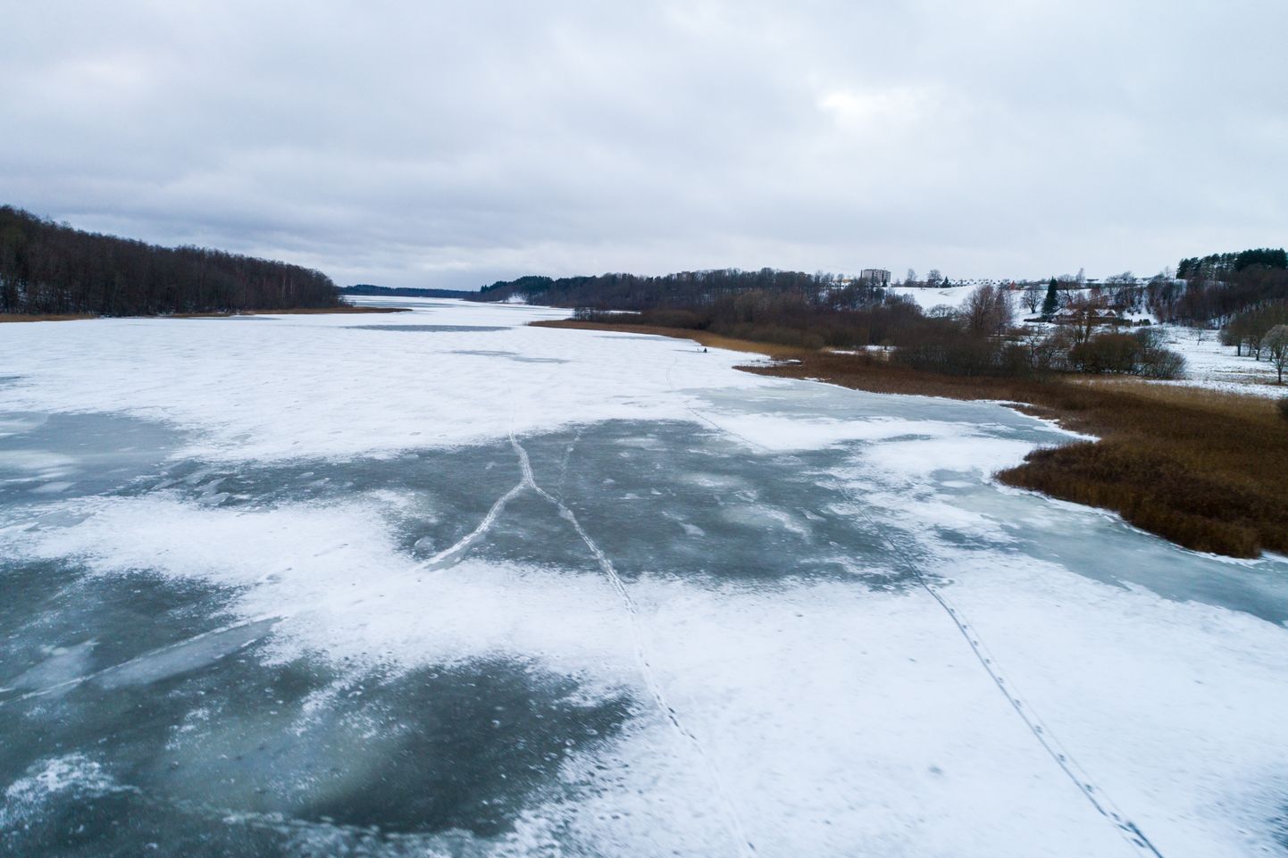 Viljandi järv talvel. Sakala keskuses peetaval linnafoorumil tuleb jutuks unistuste järveümbrus.