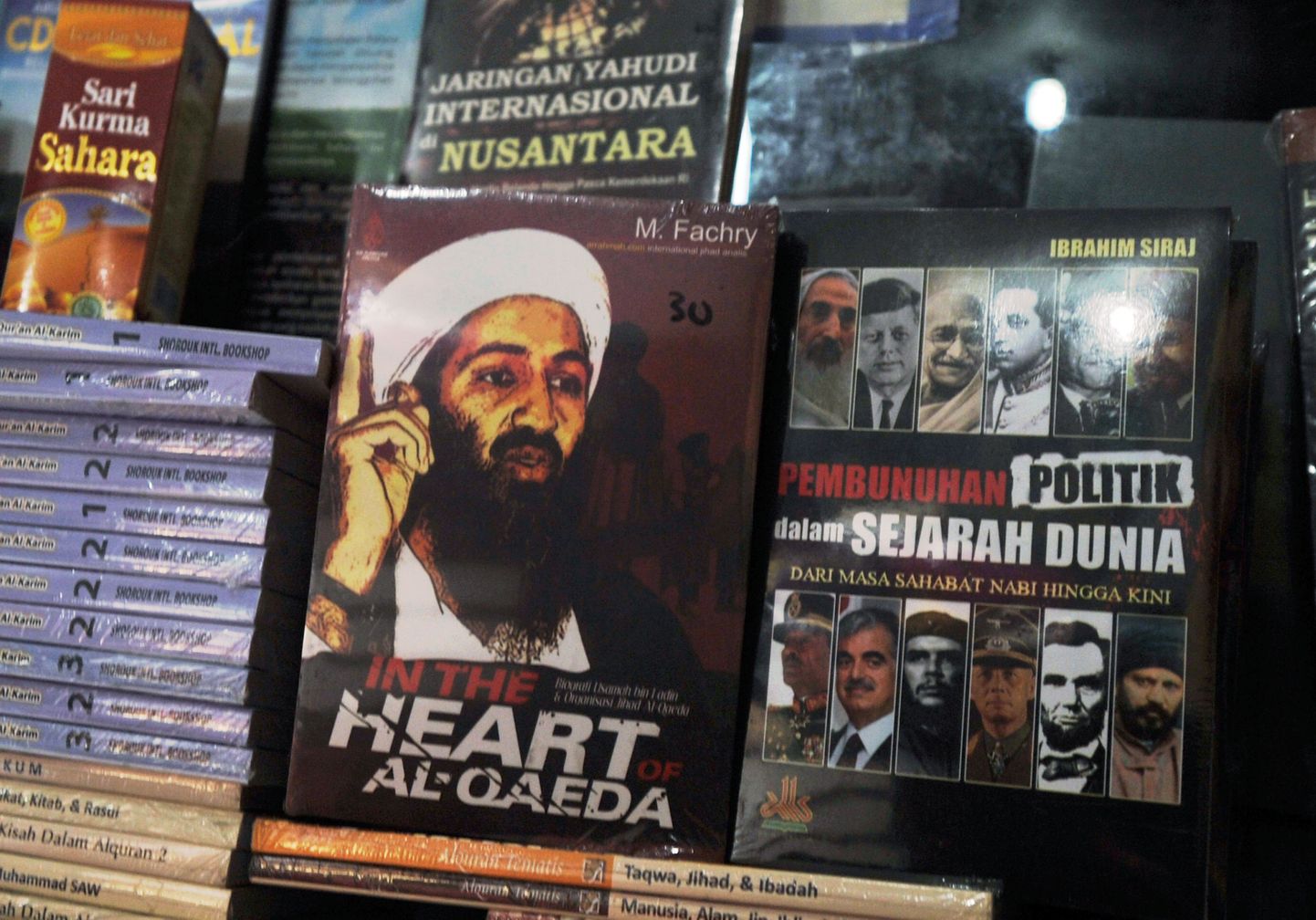 Osama bin Ladeni biograafia Jakarta 
raamatupoes.