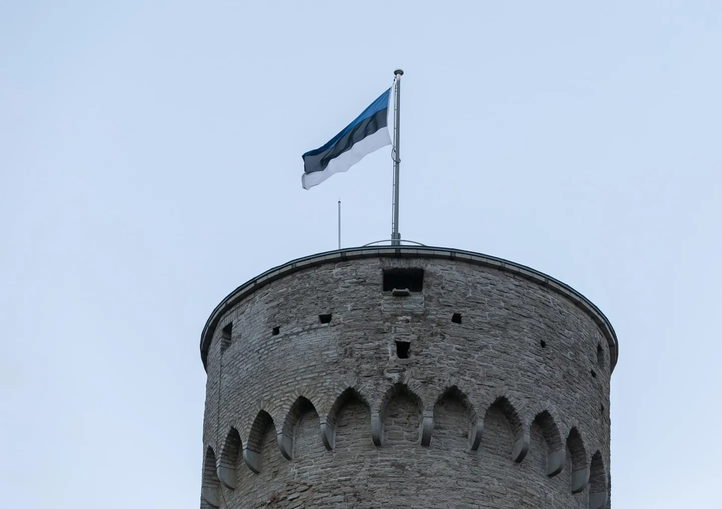 Jaaniööl lippu ei langetata.