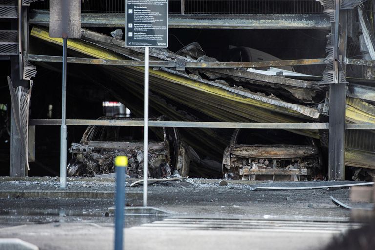 Stavangeri lennujaama parkimismaja põlengu tagajärjed.