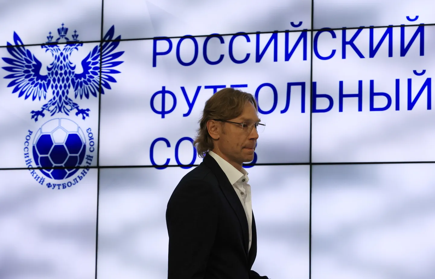 Valeri Karpin 2021. aastal esimesel pressikonverentsil Venemaa koondise peatreenerina.