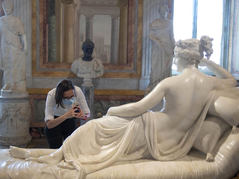 Itaalia skulptori Antonio Canova skulptuur Pauline Bonaparte'ist Venus Victrix'ina. Kuju asub Rooma Borghese galeriis