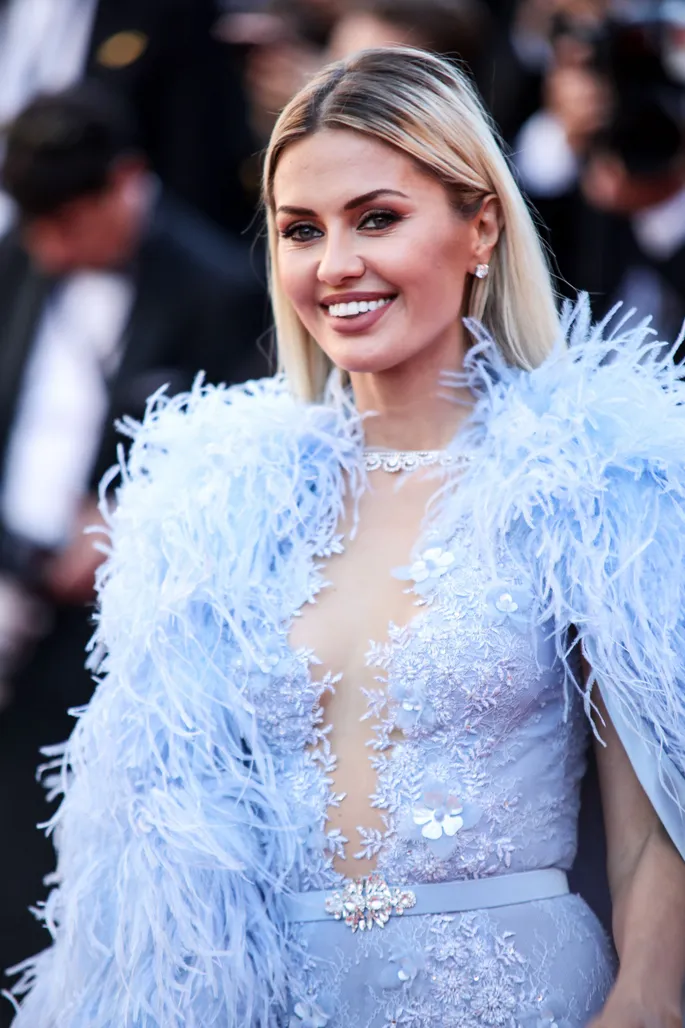 Порно категориясын алып кетуді қараңыз