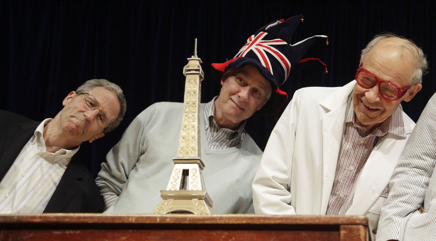 Nobeli auhinna laureaadid Eric Maskin, Rich Roberts ja Dudley Herschbach Ig Nobeli auhinnagalal