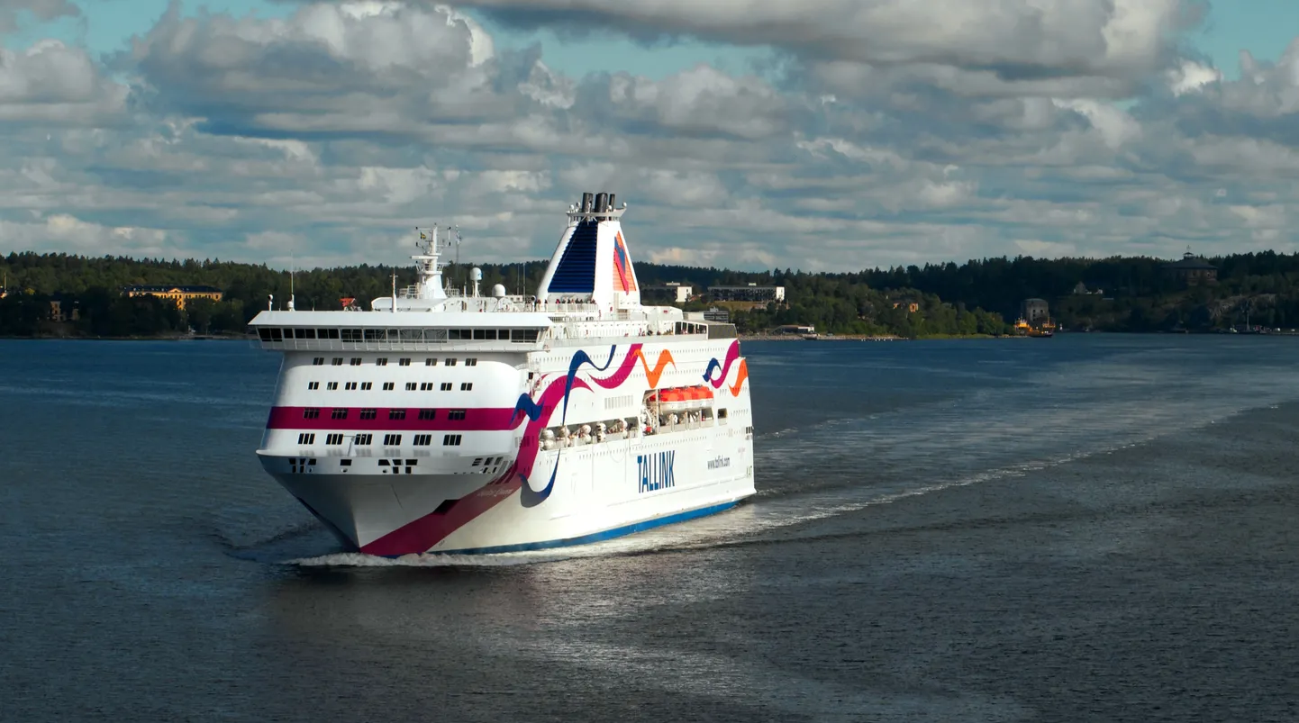 Tallink Silja kruiisilaev Baltic Princess Stockholmi arhipelaagis.