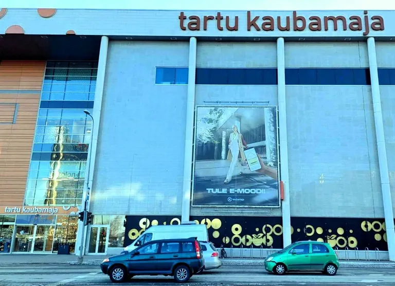 FOTOD Tartlane K sib Miks Kirjutab Tartu Kaubamaja Linna Nime V ikese 