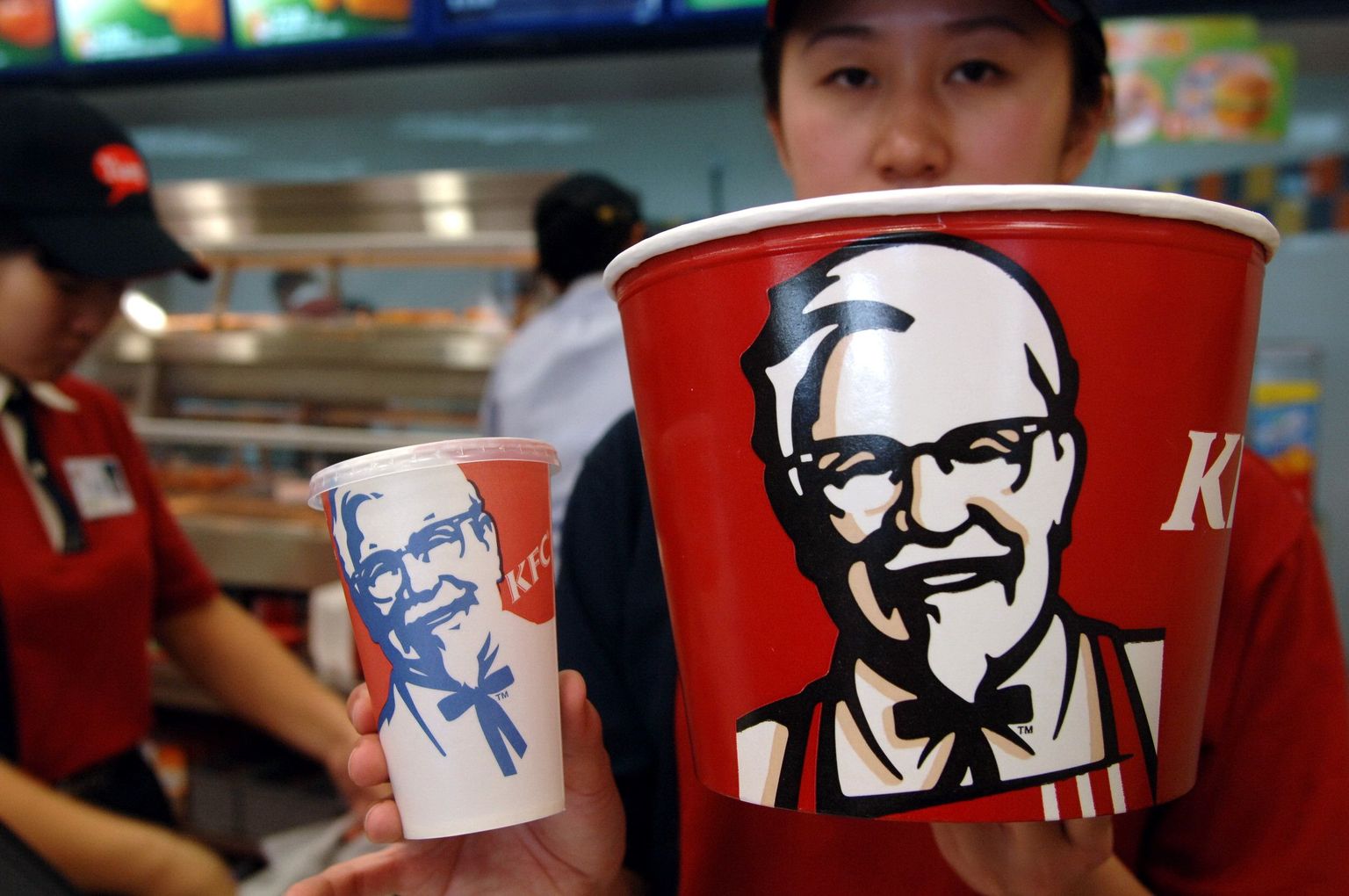 KFC hiinlasest teenindaja