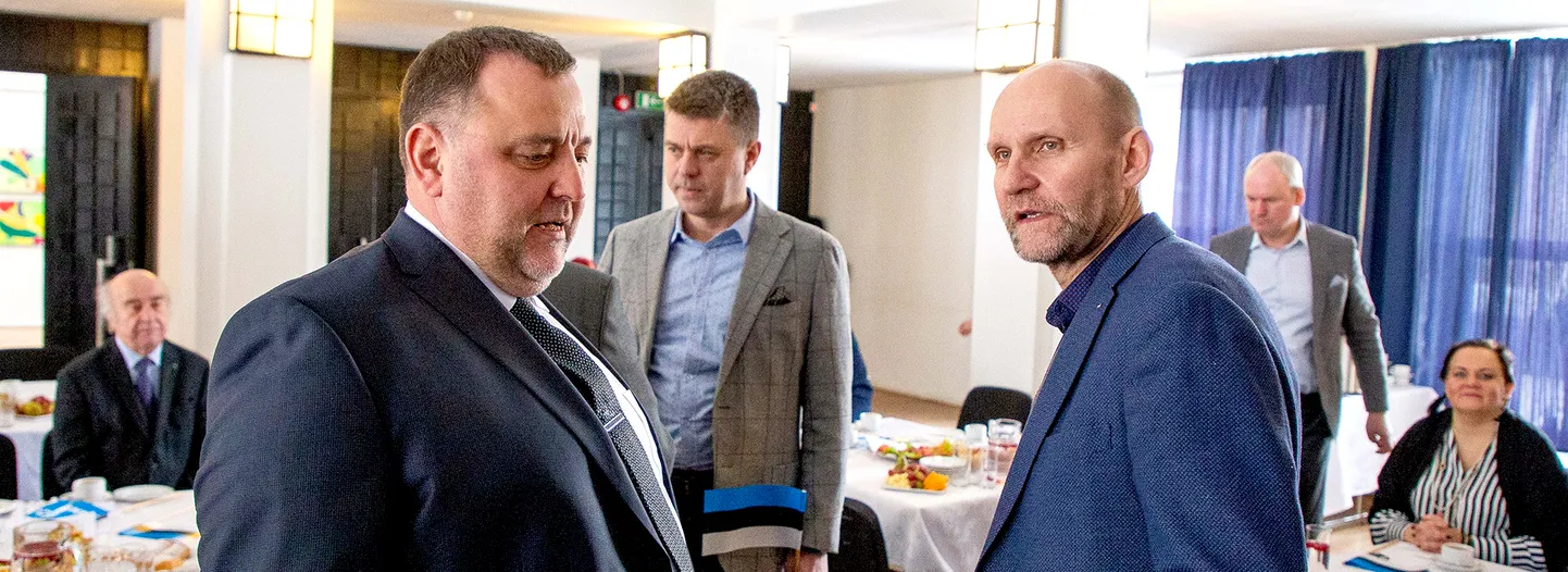 Tänavu veebruari lõpus kogunes Isamaa volikogu koosolek Paides, pildil Sven Sester, Urmas Reinsalu ja Helir-Valdor Seeder. Tema taga paistab Mart Luik.