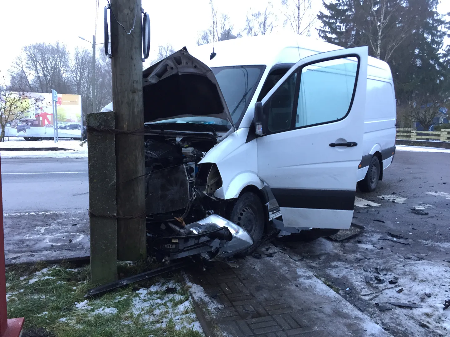 Liiklusõnnetus Rakveres Lilleoru ja Tartu tänava ristmikul.