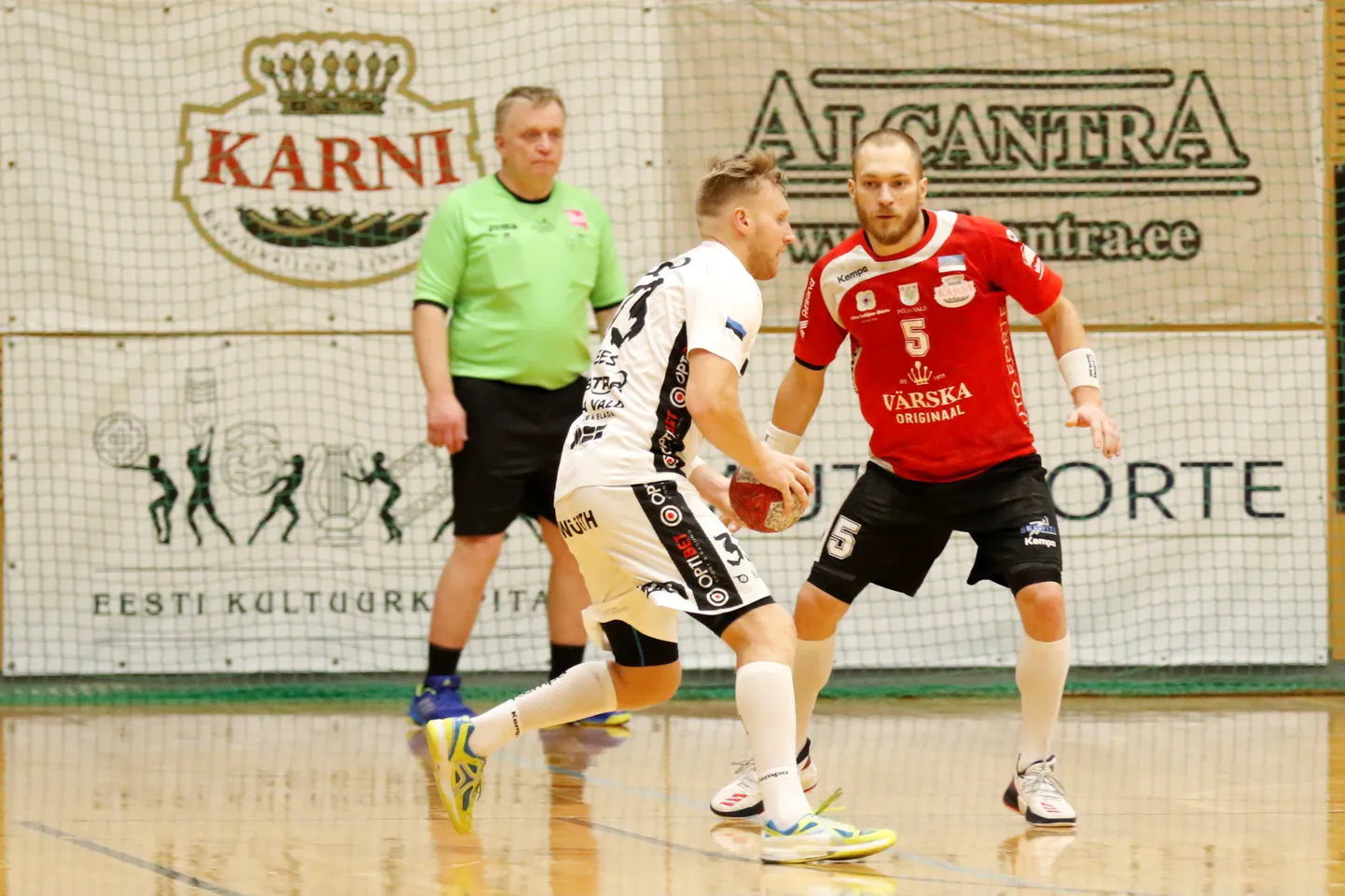 Kristjan Muuga (punases) viskas mängus 5 väravat.