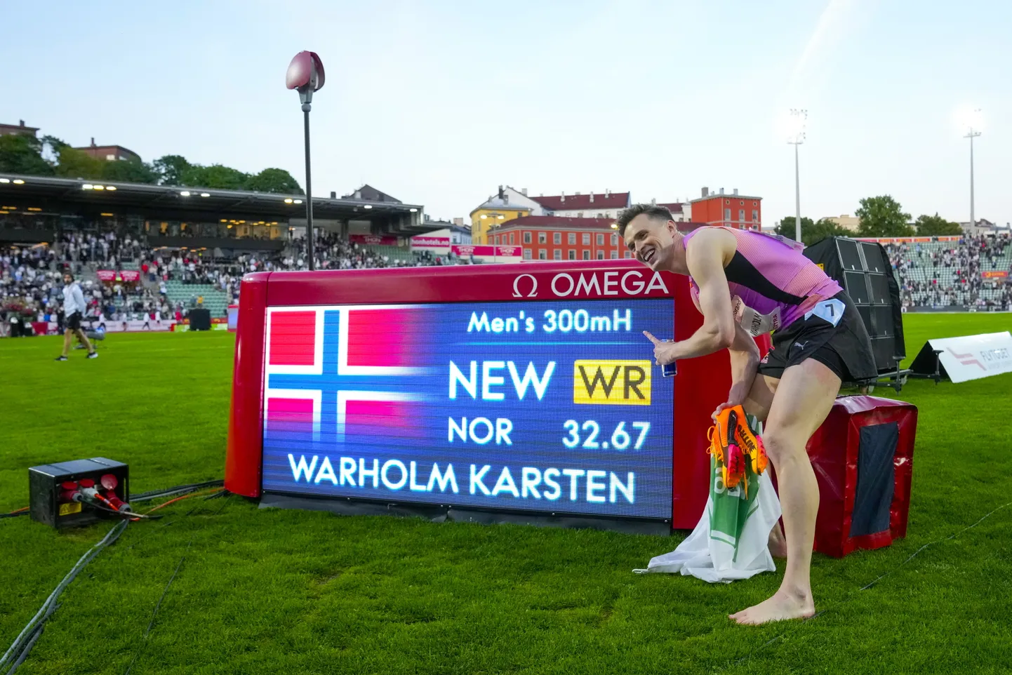 Karsten Warholm püstitas juubeldava kodupubliku ees maailmarekordi.
