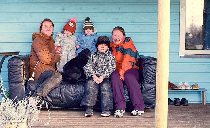 Третья смена и поколение «сэндвич»: почему женщины трудятся больше остальных | Forbes Woman