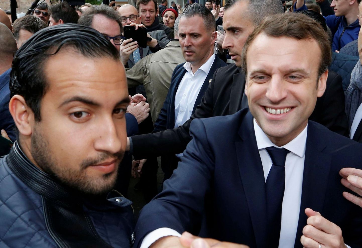 Alexandre Benalla ja president Emmanuel Macron möödunud aasta mais kampaaniaüritusel Rodez´ linnas Prantsusmaal.